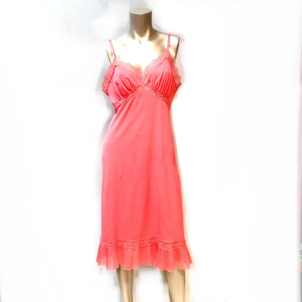 Vanity Fair Vtg Ruffled Lace Slip Dress